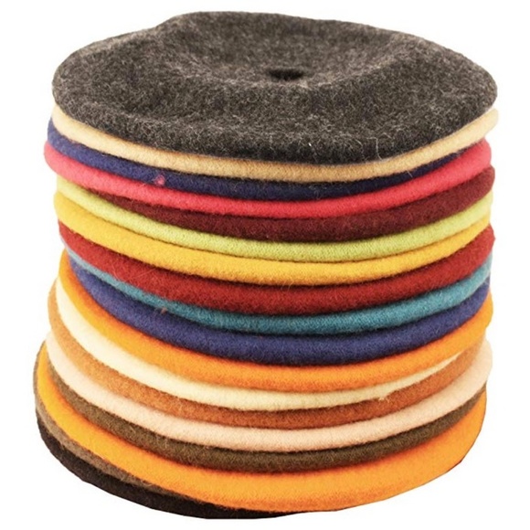 Classic Wool Black French Beret - Picture 2 of 3